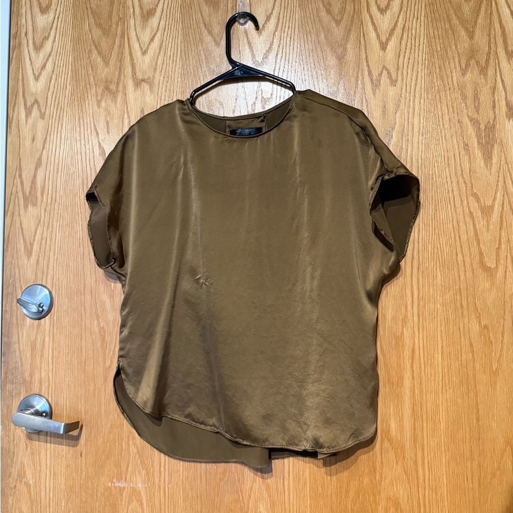 XS Banana Republic Bliss Silk Dolman Top in Horsehair